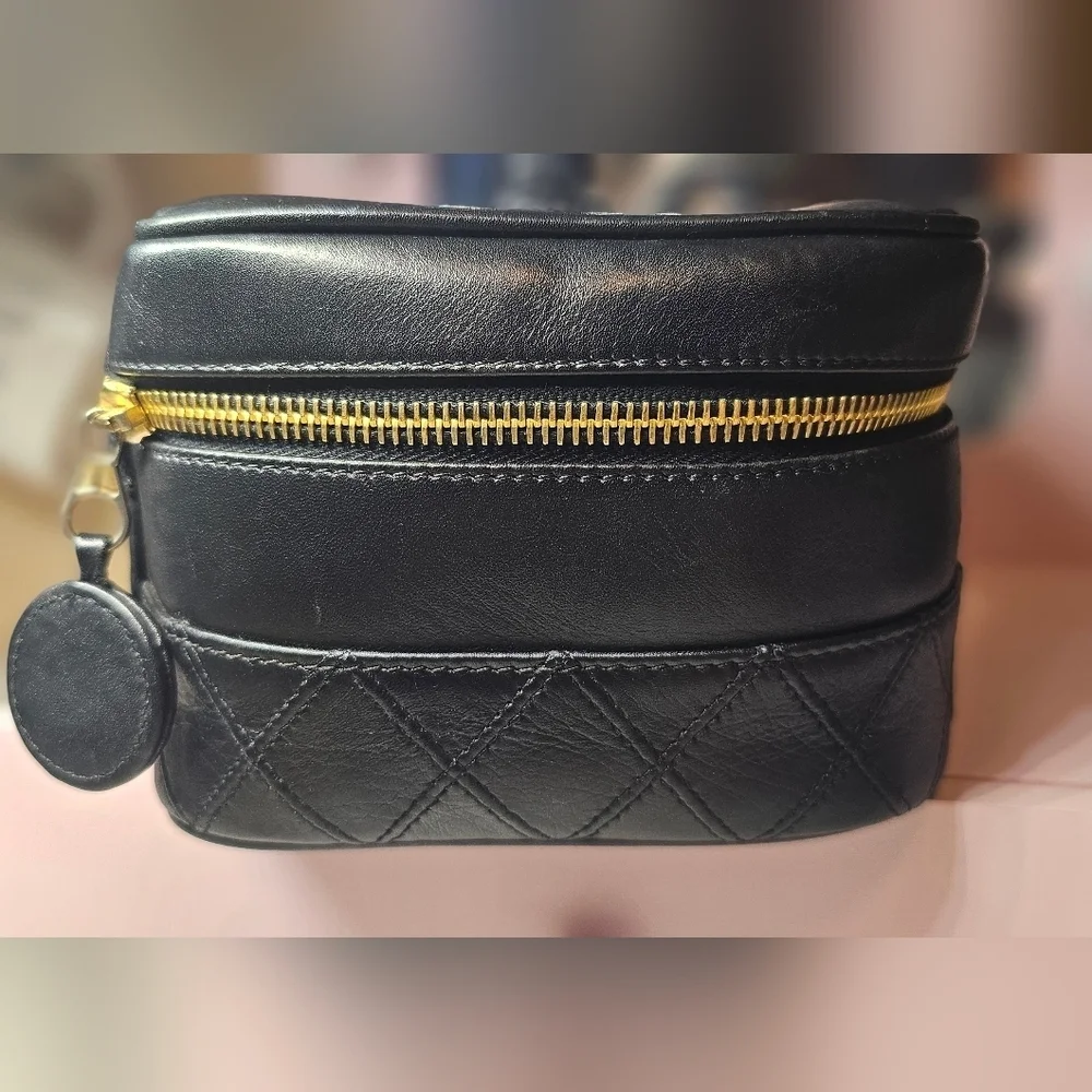 Vintage CHANEL CC Vanity Bag - Picture 13 of 16